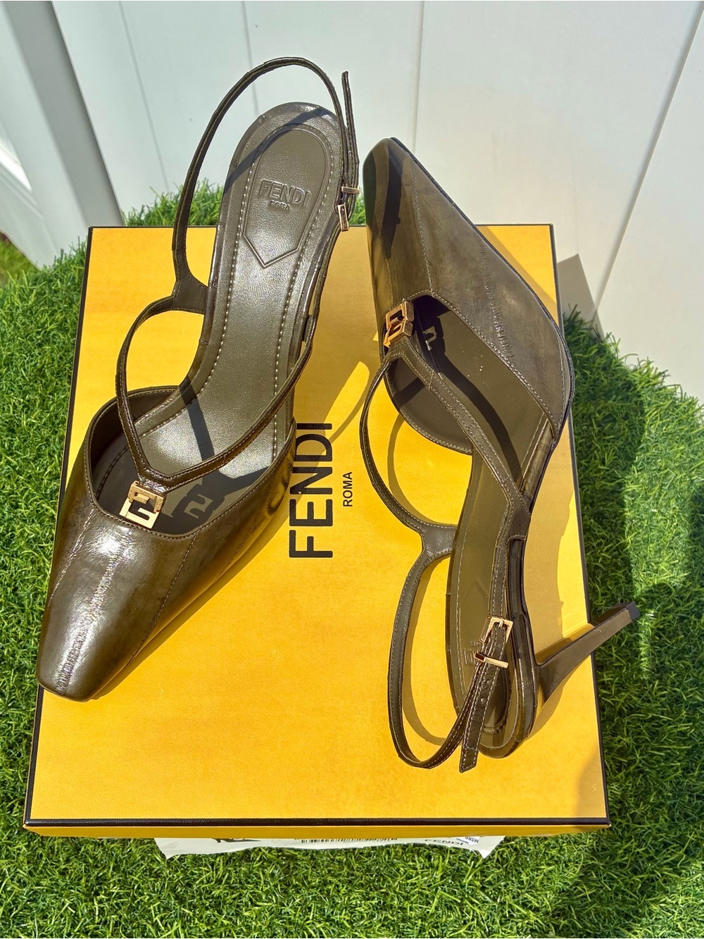 FENDI FFOLD OLIVE BROWN LEATHER SLINGBACK PUMPS GOLDEN LOGO SZ 39.5 NEW SEASON